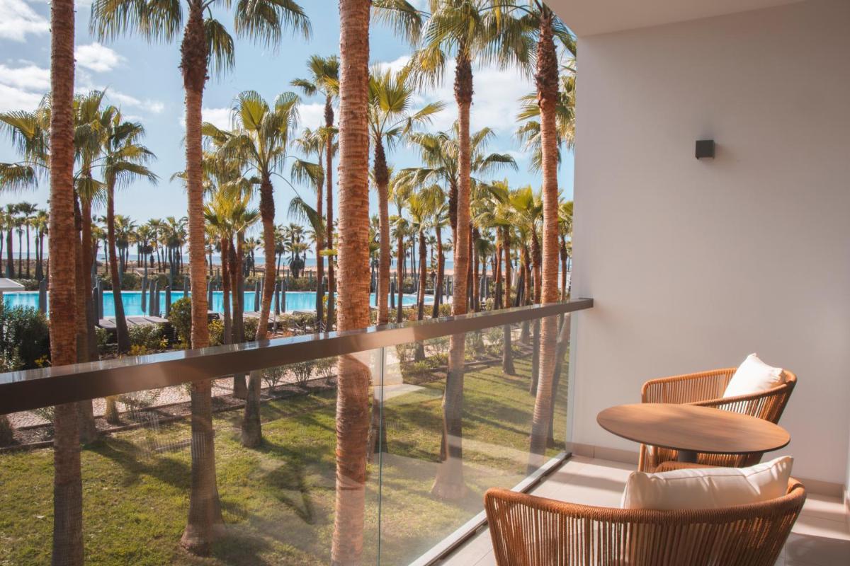 Wine & Books by the Sea, Algarve Resort
