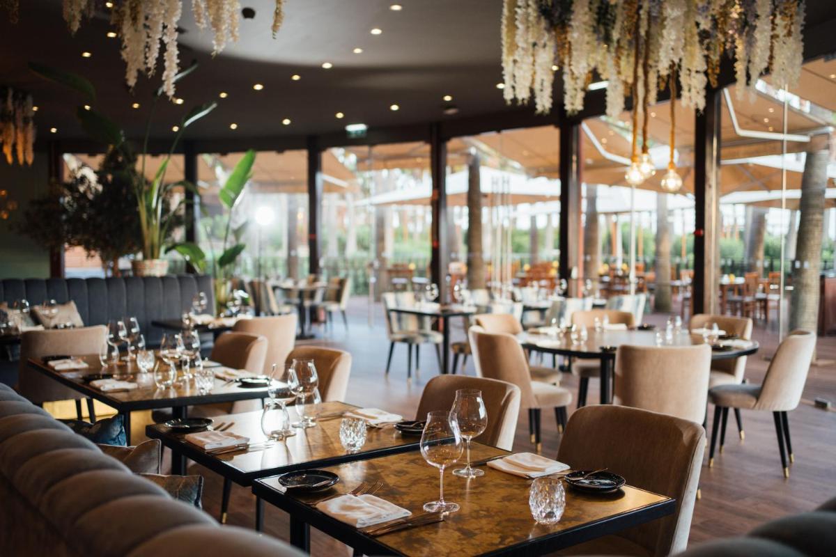 Wine & Books by the Sea, Algarve Resort