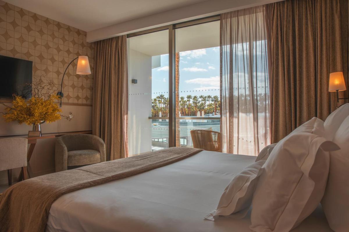Wine & Books by the Sea, Algarve Resort