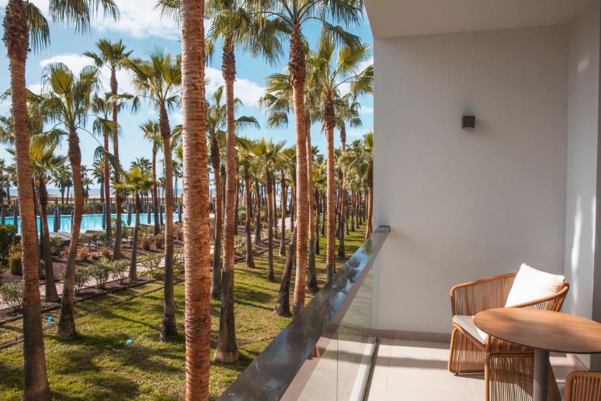 Wine & Books by the Sea, Algarve Resort