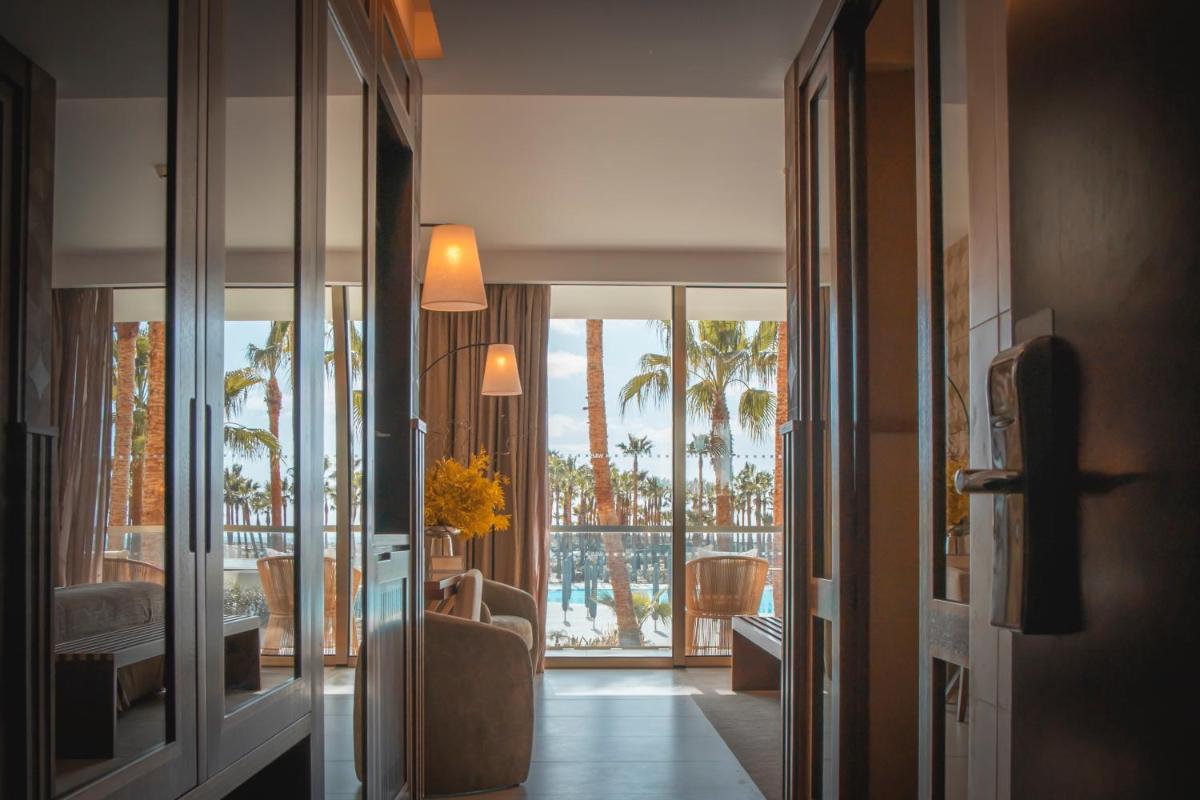 Wine & Books by the Sea, Algarve Resort