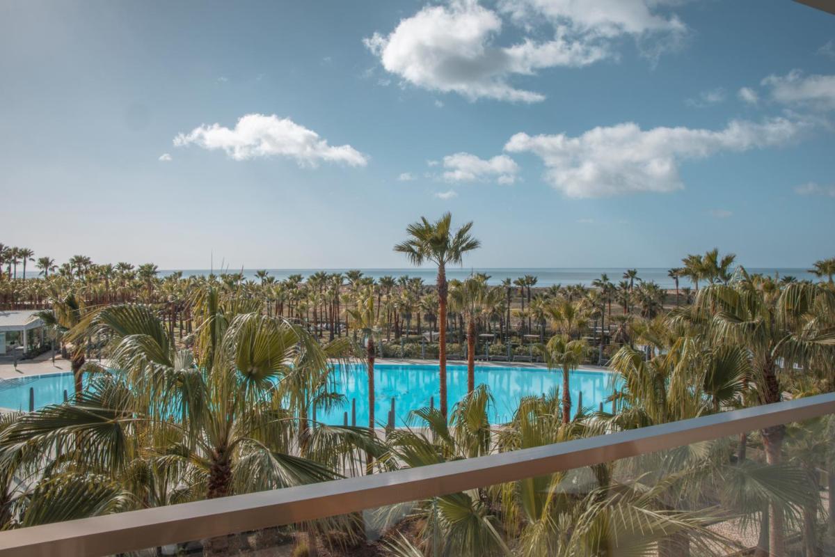 Wine & Books by the Sea, Algarve Resort