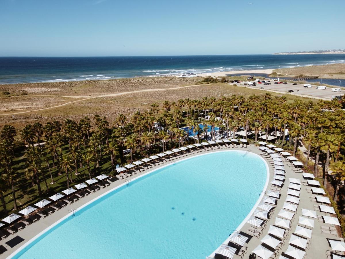 Wine & Books by the Sea, Algarve Resort
