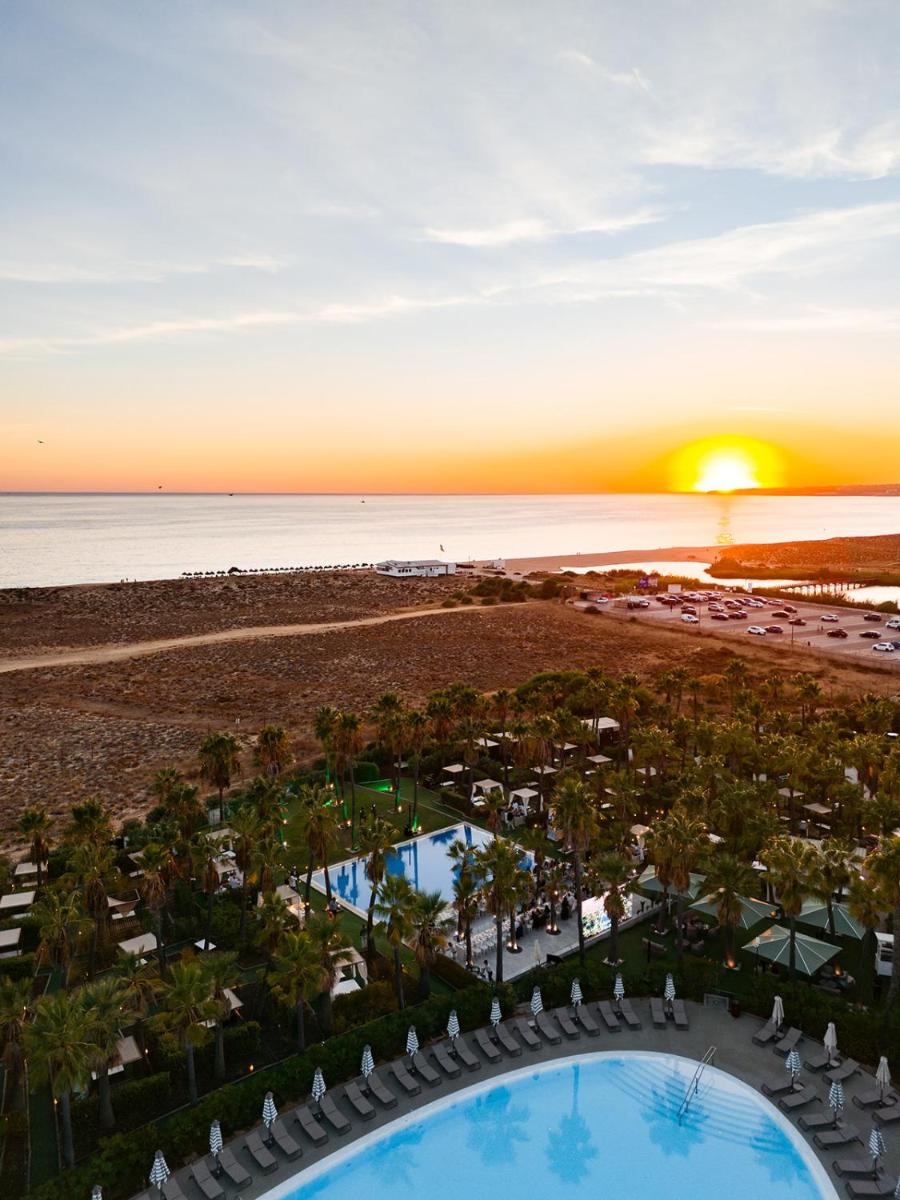 Wine & Books by the Sea, Algarve Resort