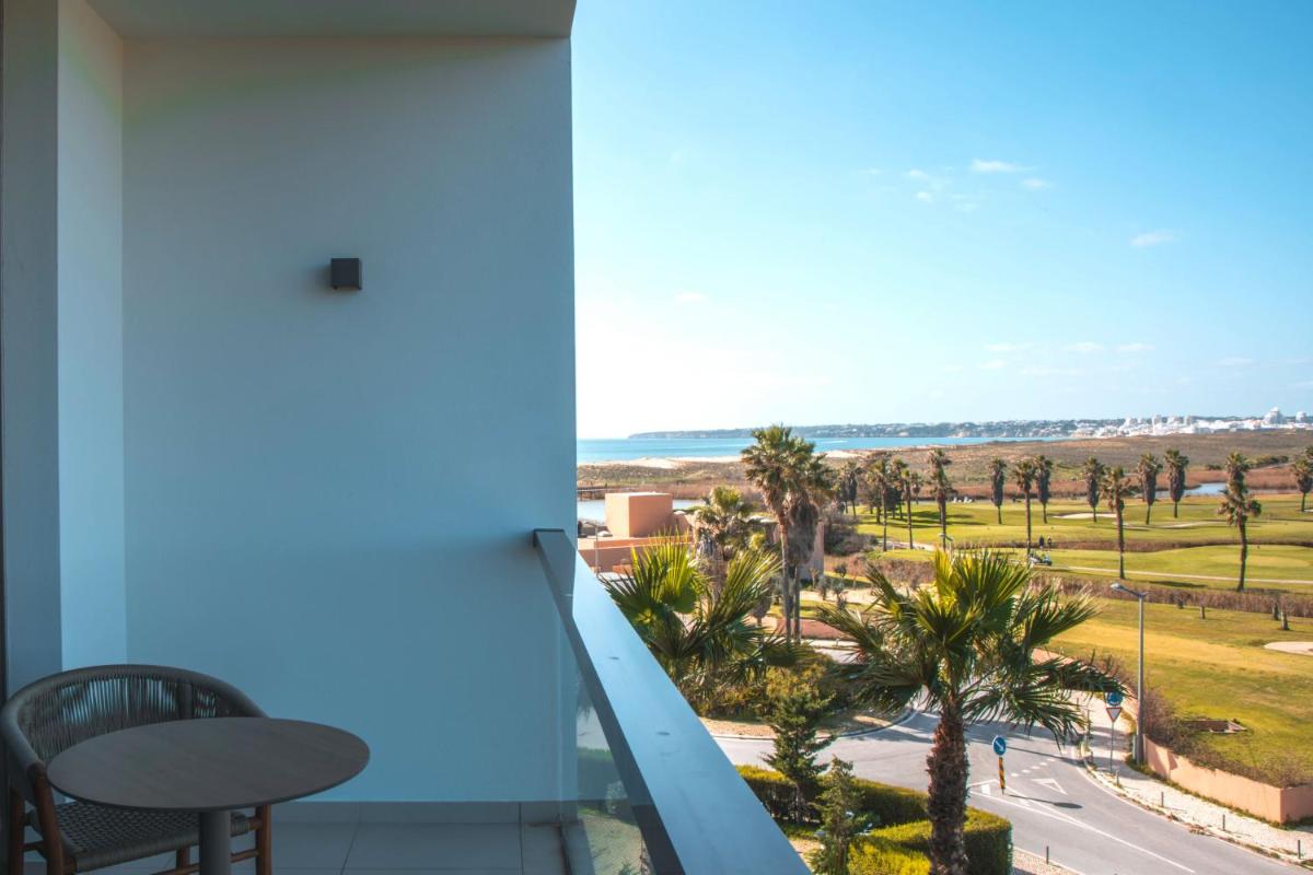 Wine & Books by the Sea, Algarve Resort