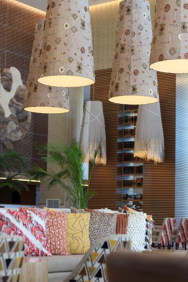 Wine & Books by the Sea, Algarve Resort