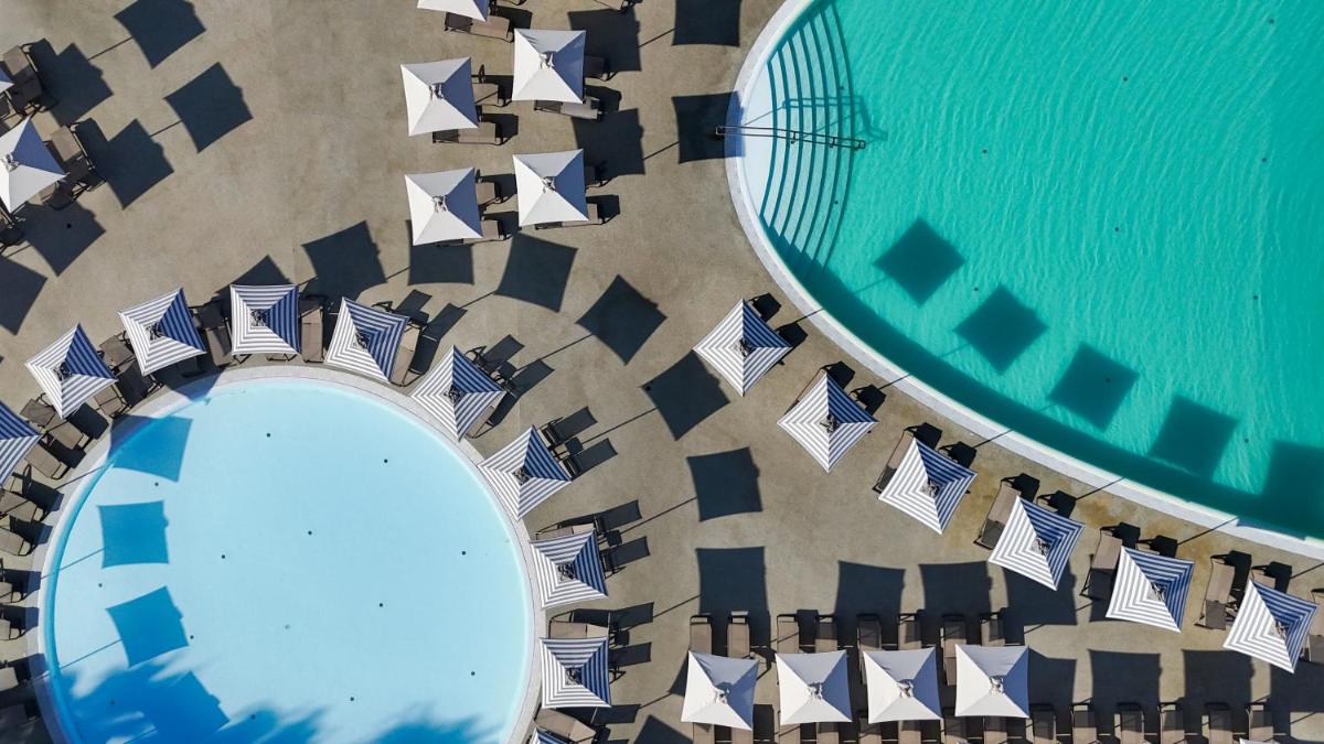 Wine & Books by the Sea, Algarve Resort