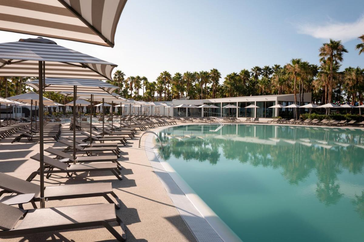 Wine & Books by the Sea, Algarve Resort
