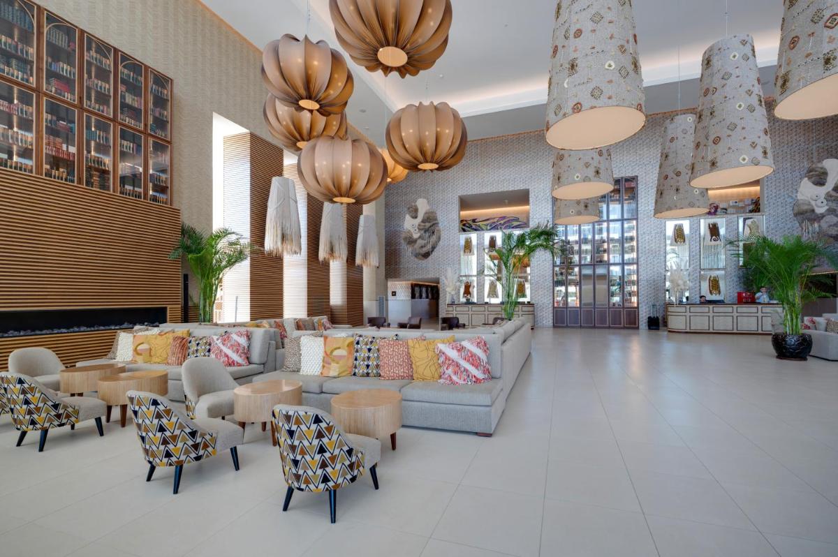 Wine & Books by the Sea, Algarve Resort