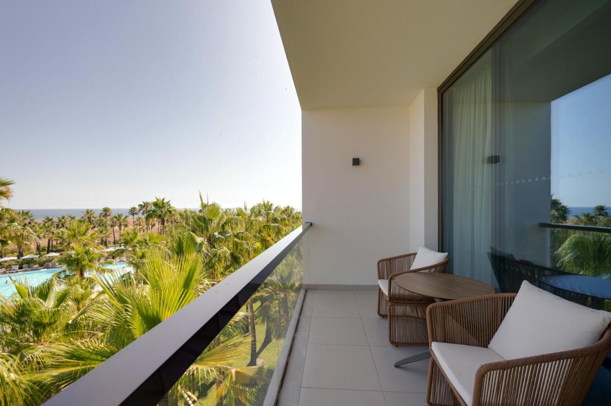 Wine & Books by the Sea, Algarve Resort