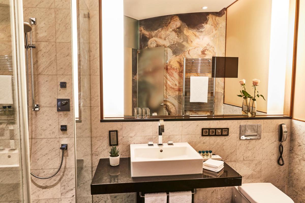 Vier Jahreszeiten Kempinski München