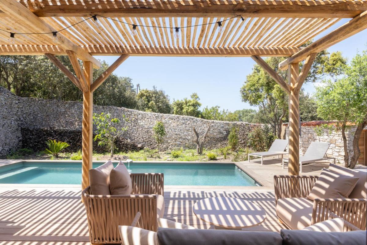 Domaine & Villas Version Maquis