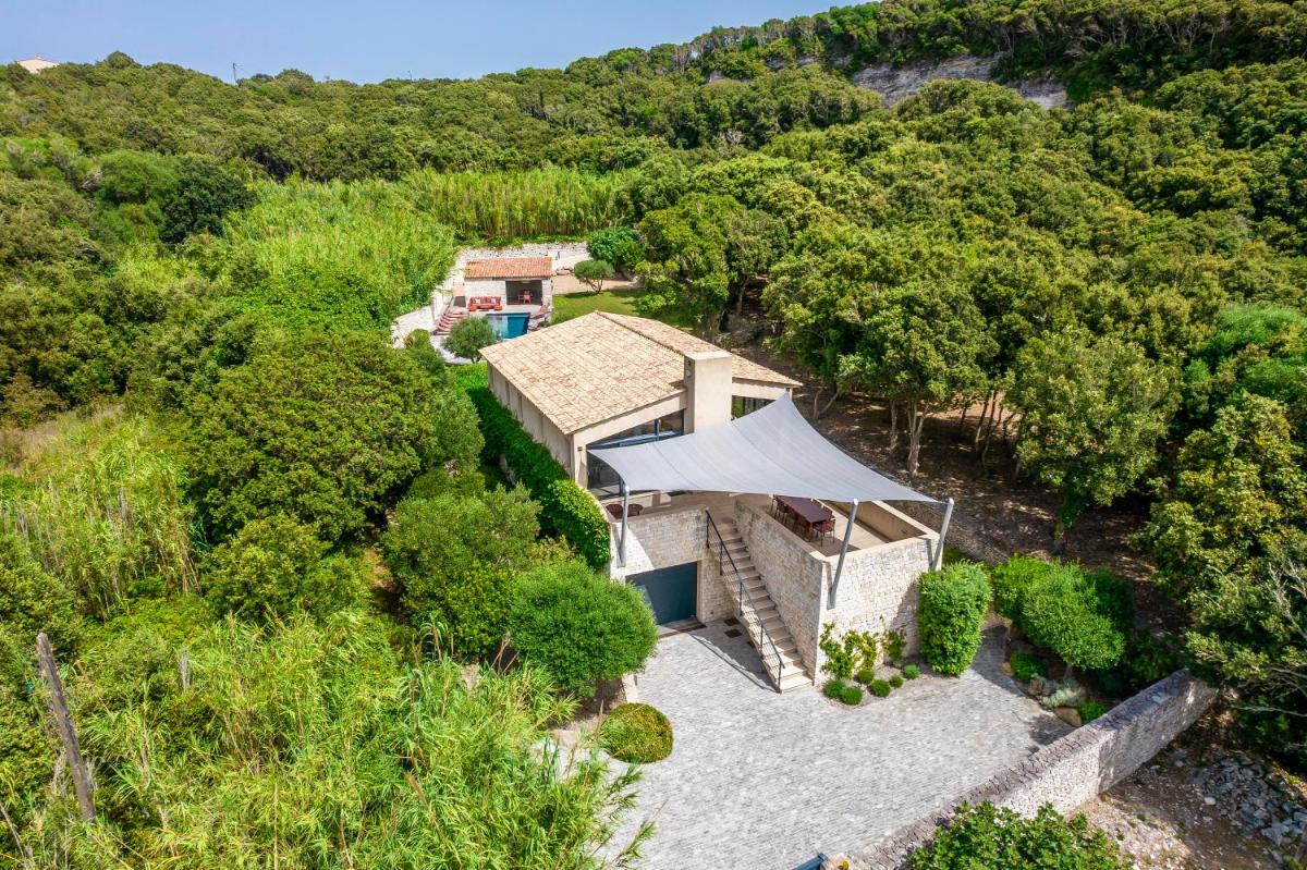 Domaine & Villas Version Maquis
