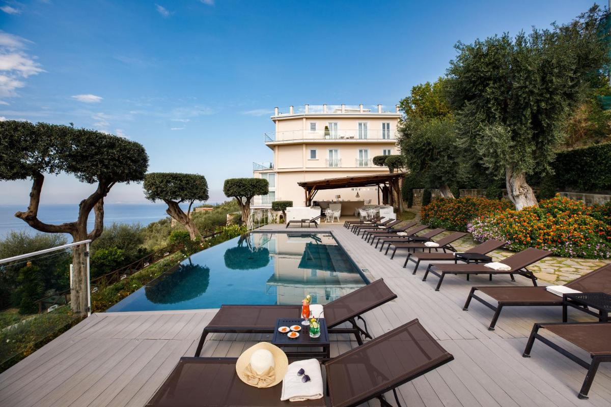 Villa Fiorella Art Hotel