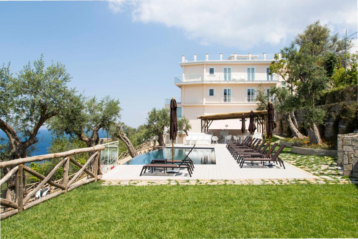 Villa Fiorella Art Hotel