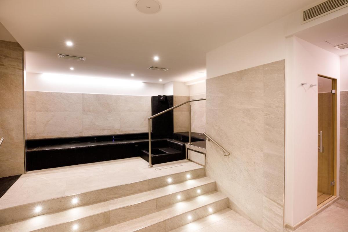 Villa Fiorella Art Hotel