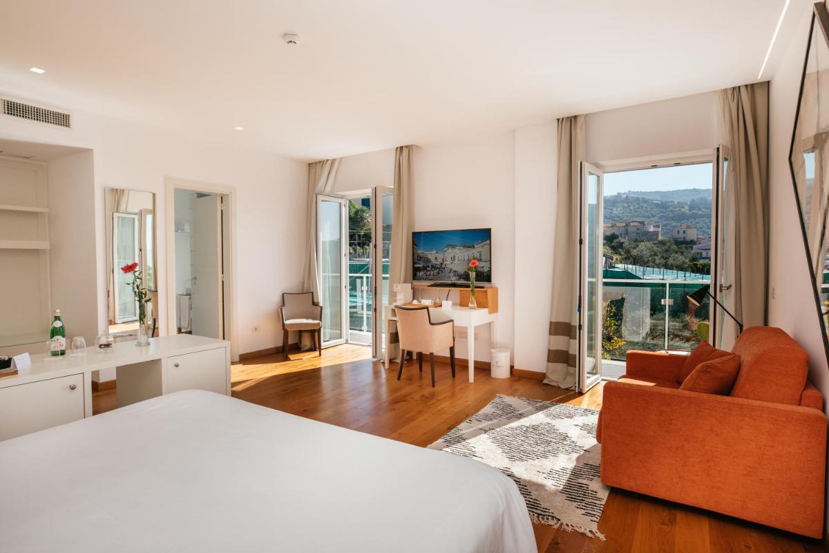 Villa Fiorella Art Hotel