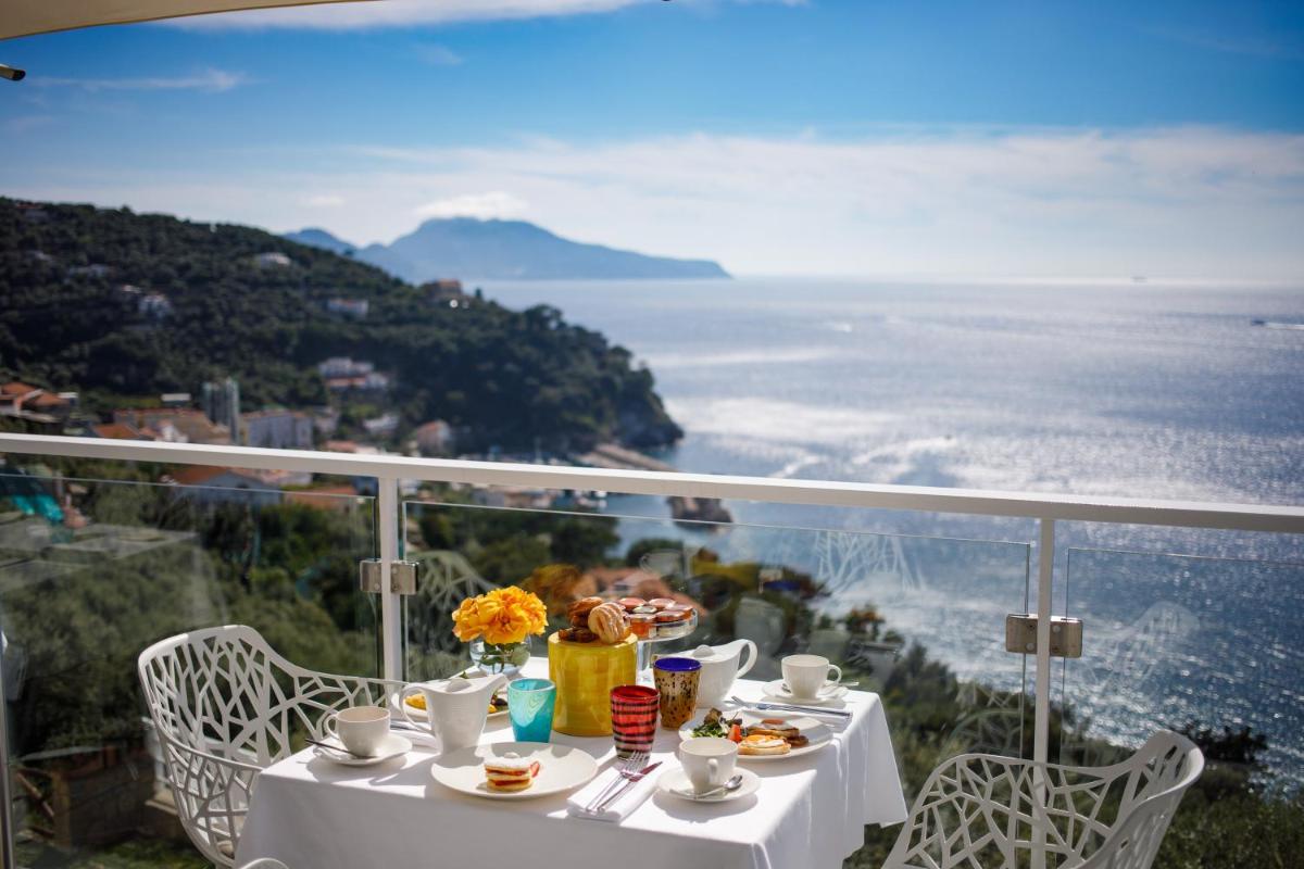 Villa Fiorella Art Hotel