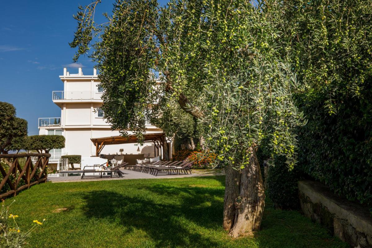 Villa Fiorella Art Hotel