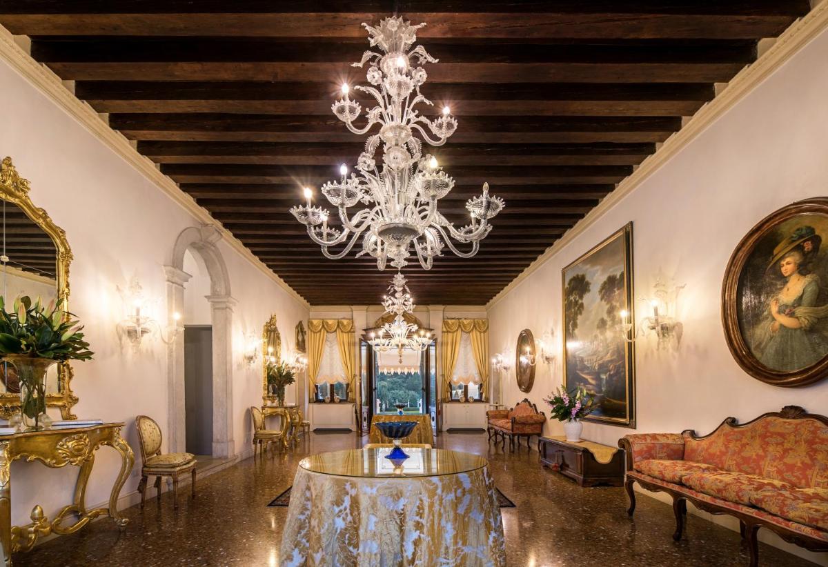 Villa Franceschi Hotel & Resort