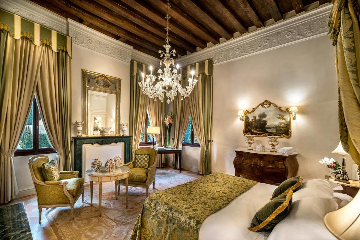 Villa Franceschi Hotel & Resort