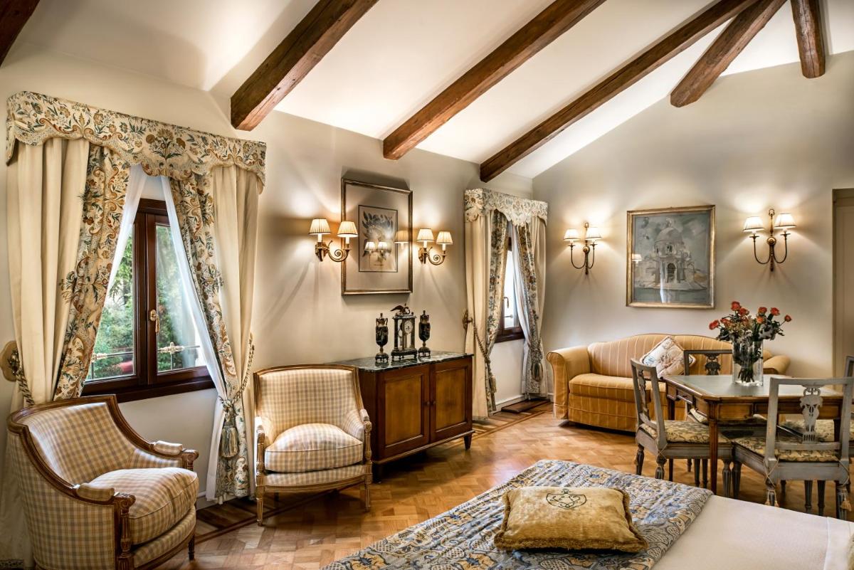 Villa Franceschi Hotel & Resort