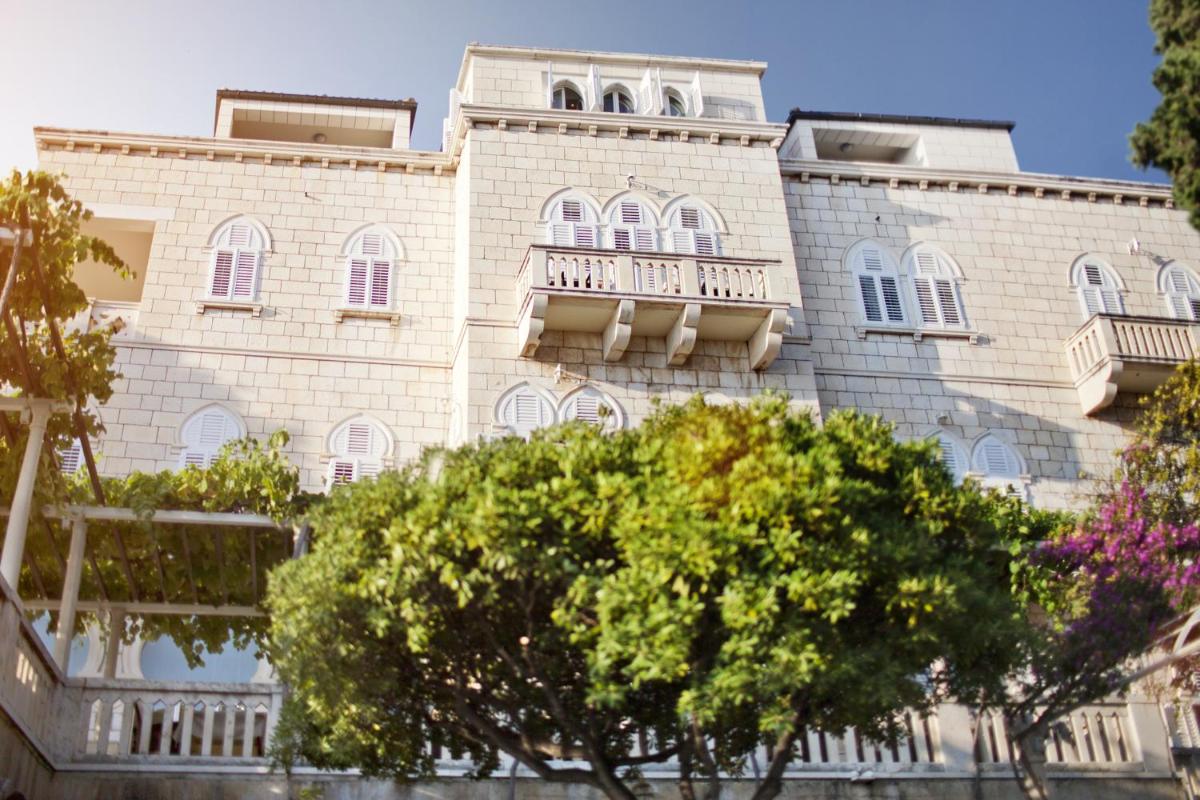 Villa O