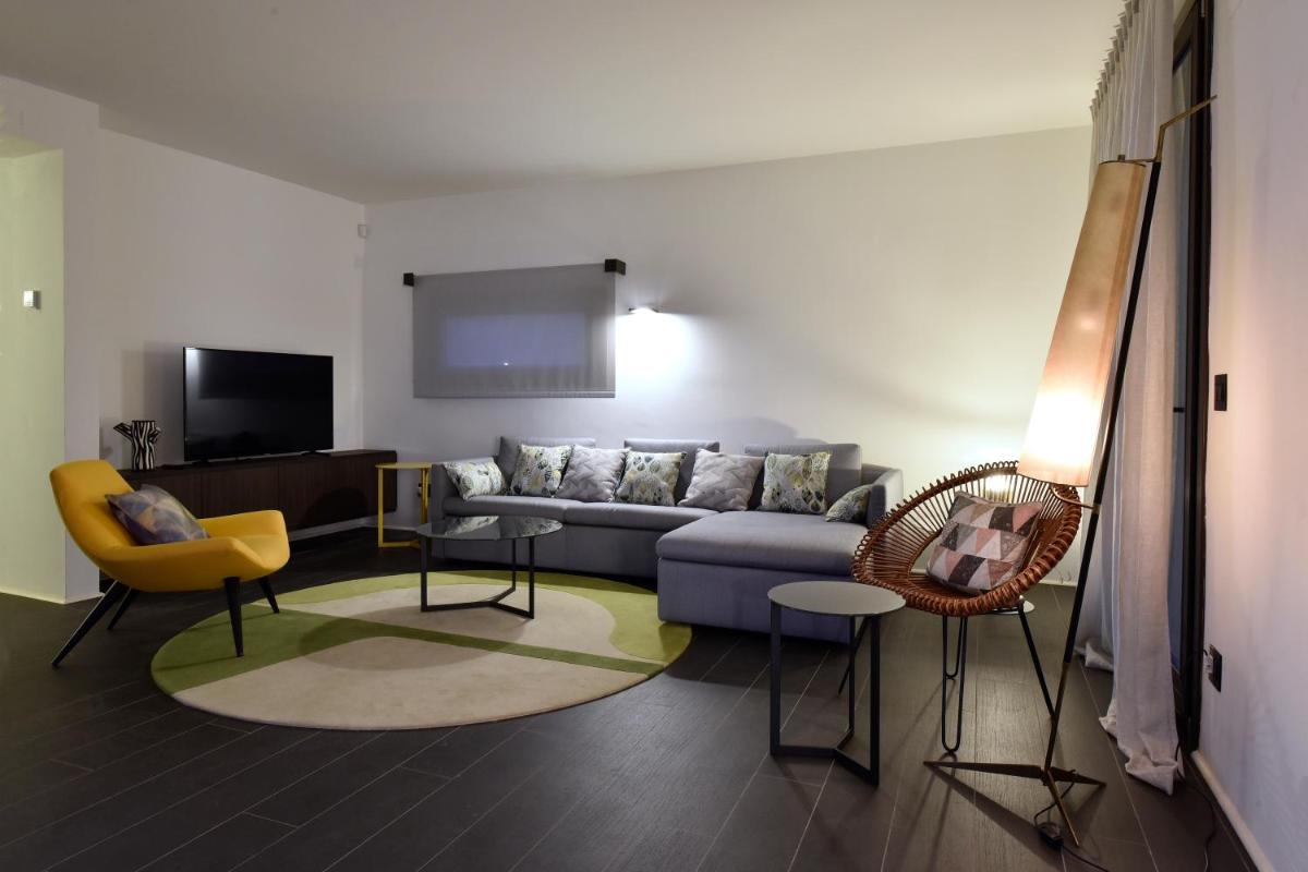 Villa Stornella by Mmega