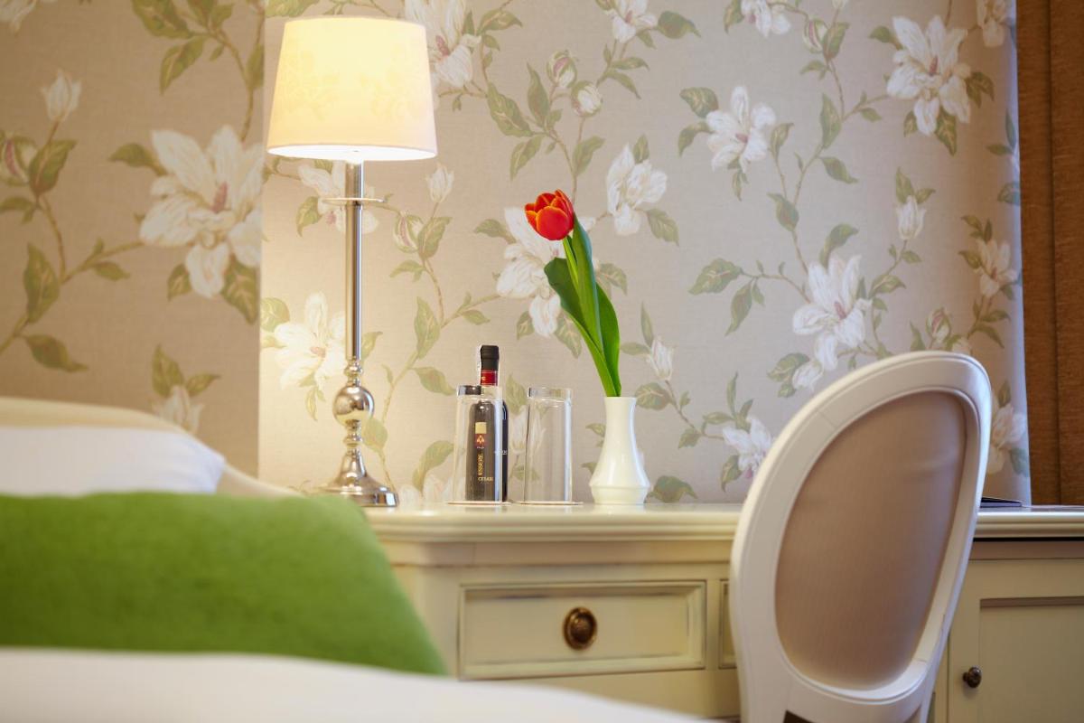 Vintage Boutique Hotel