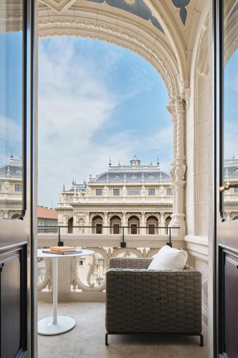 W Budapest