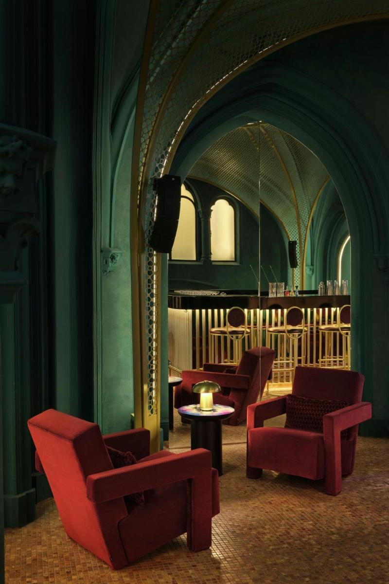W Budapest