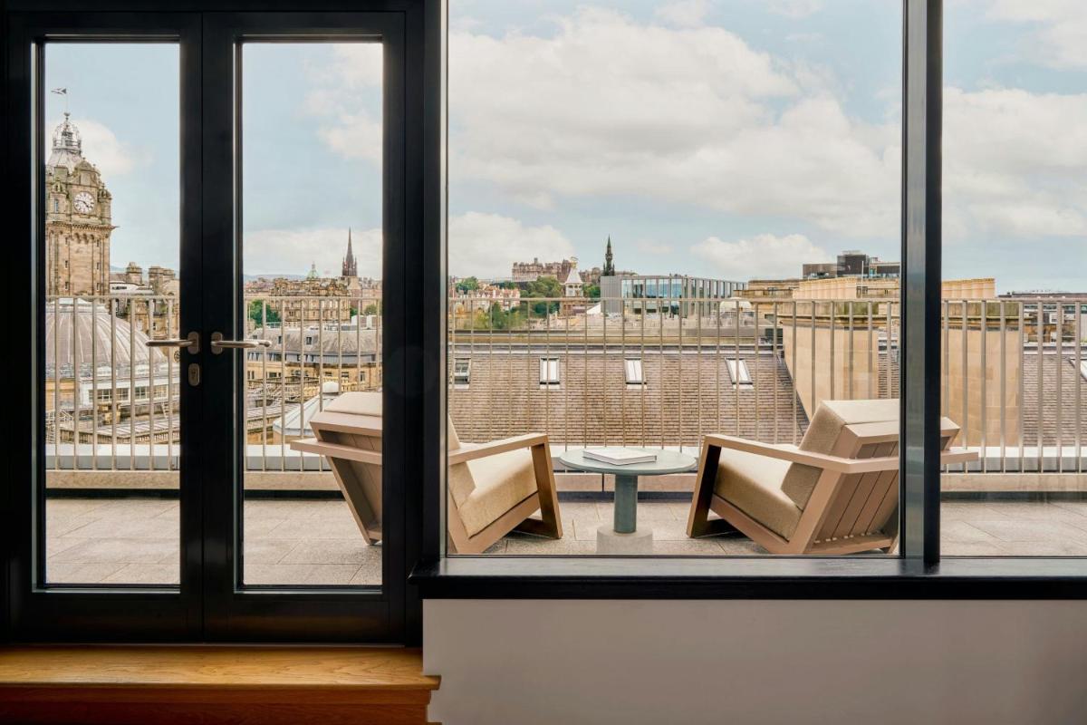 W Edinburgh