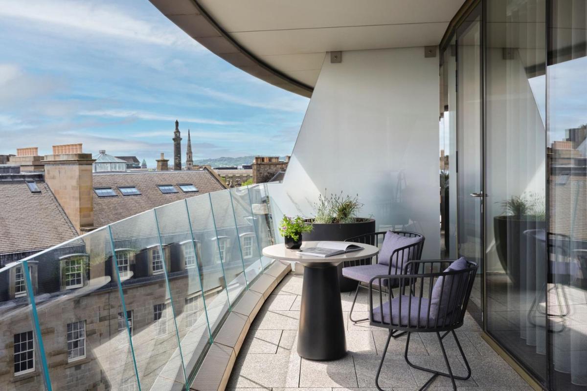 W Edinburgh