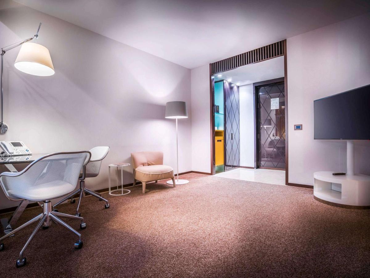 SO/ Saint Petersburg