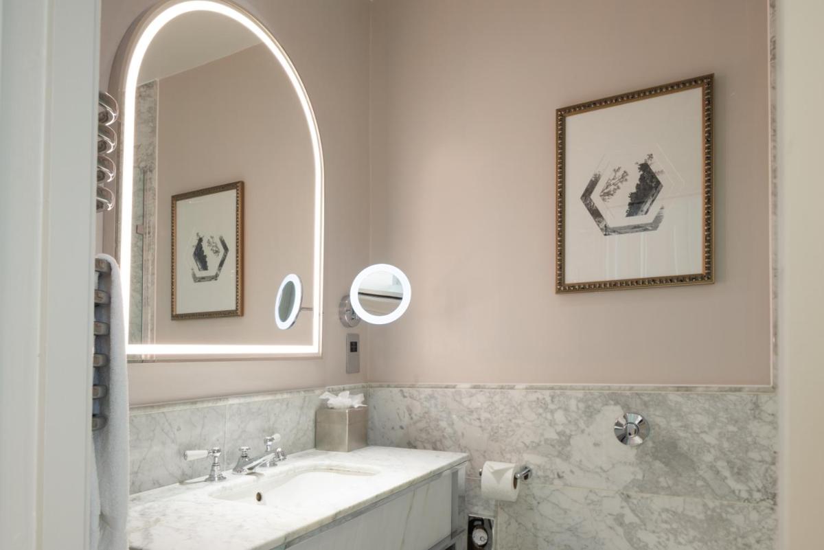 The Caledonian Edinburgh, Curio Collection by Hilton