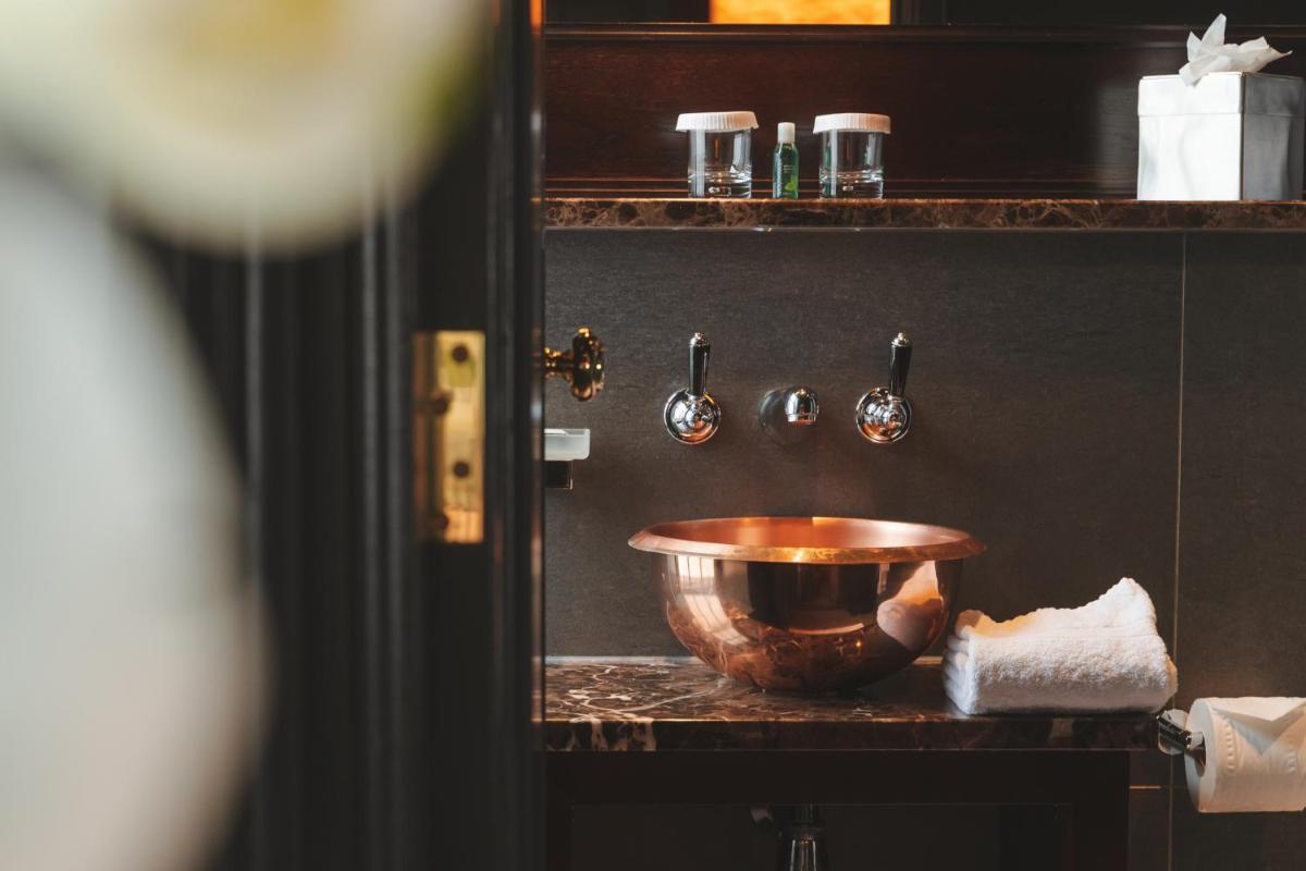 The Caledonian Edinburgh, Curio Collection by Hilton