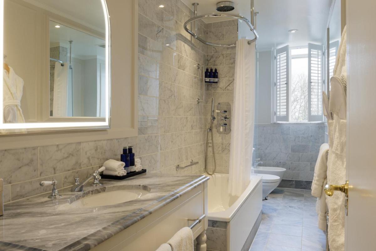 The Caledonian Edinburgh, Curio Collection by Hilton