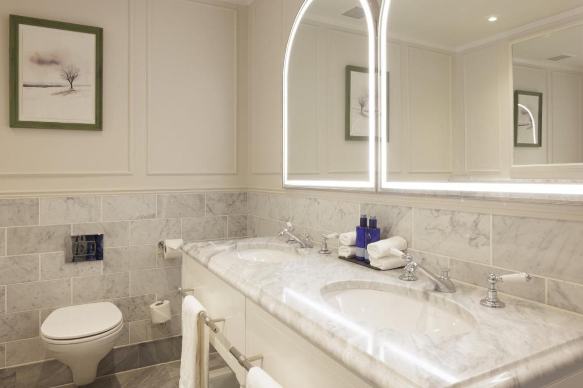 The Caledonian Edinburgh, Curio Collection by Hilton