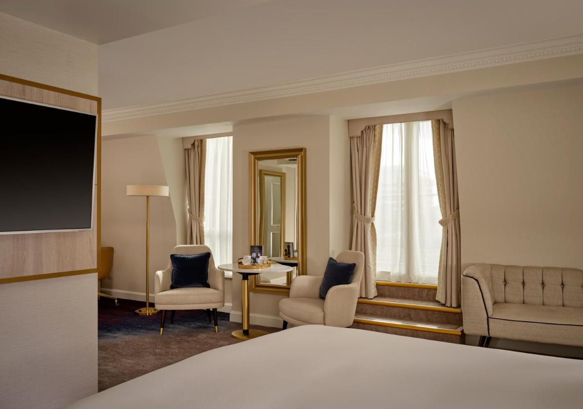 The College Green Dublin Hotel, Autograph Collection