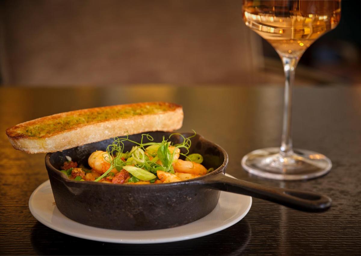 The College Green Dublin Hotel, Autograph Collection