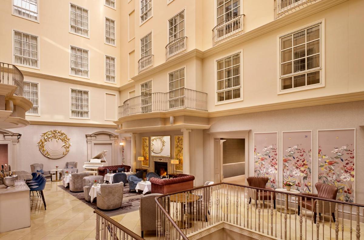 The College Green Dublin Hotel, Autograph Collection