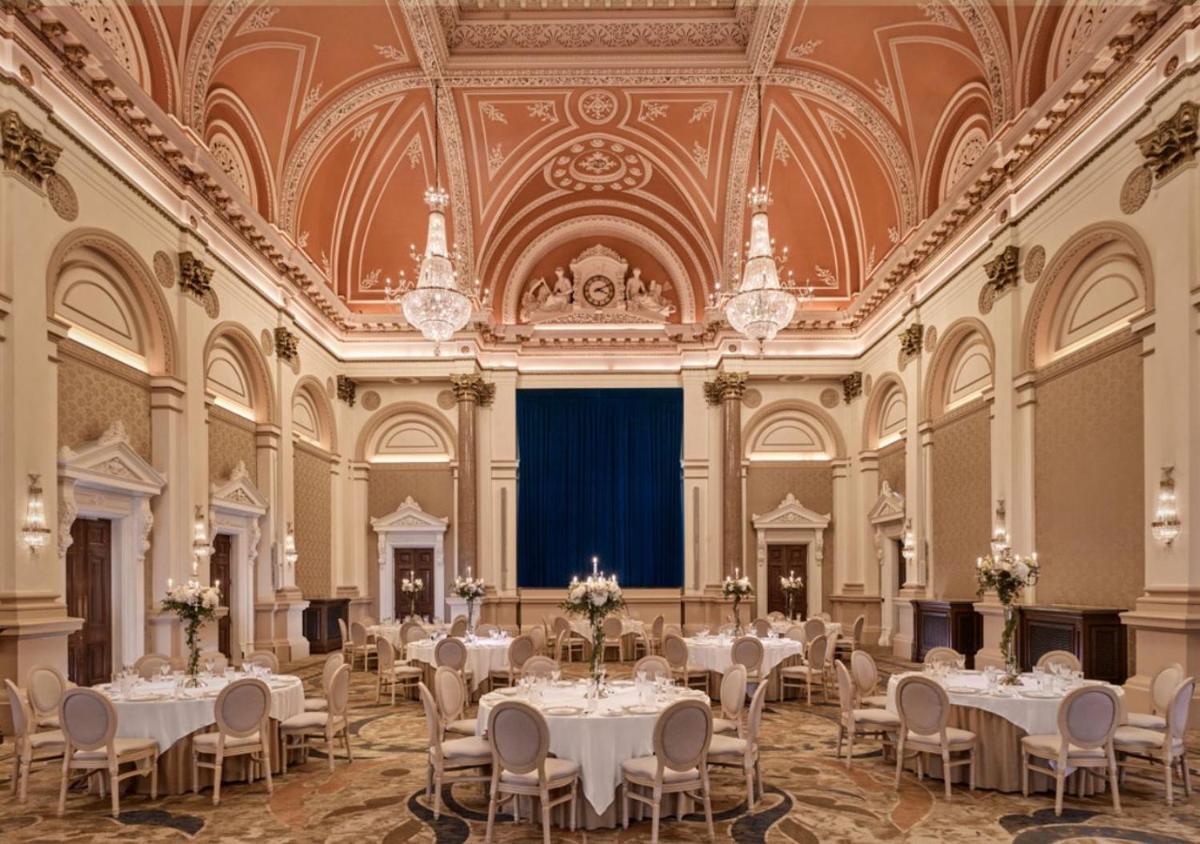 The College Green Dublin Hotel, Autograph Collection