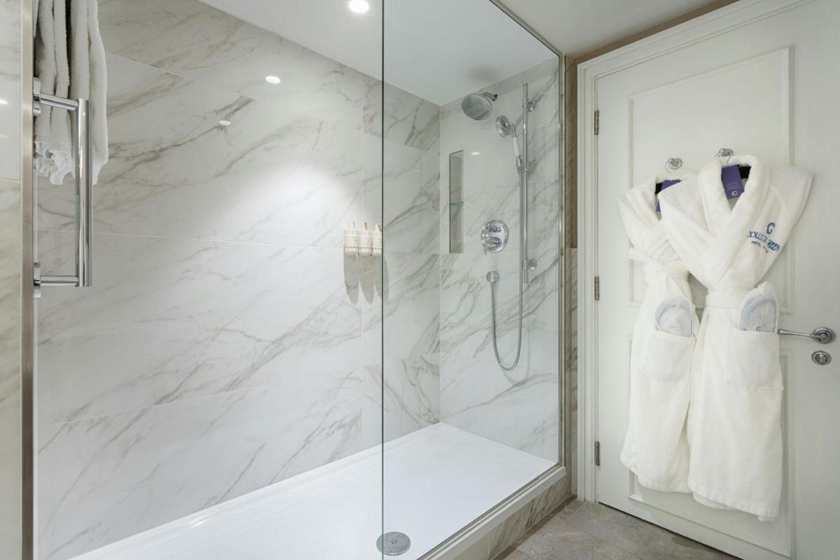 The College Green Dublin Hotel, Autograph Collection