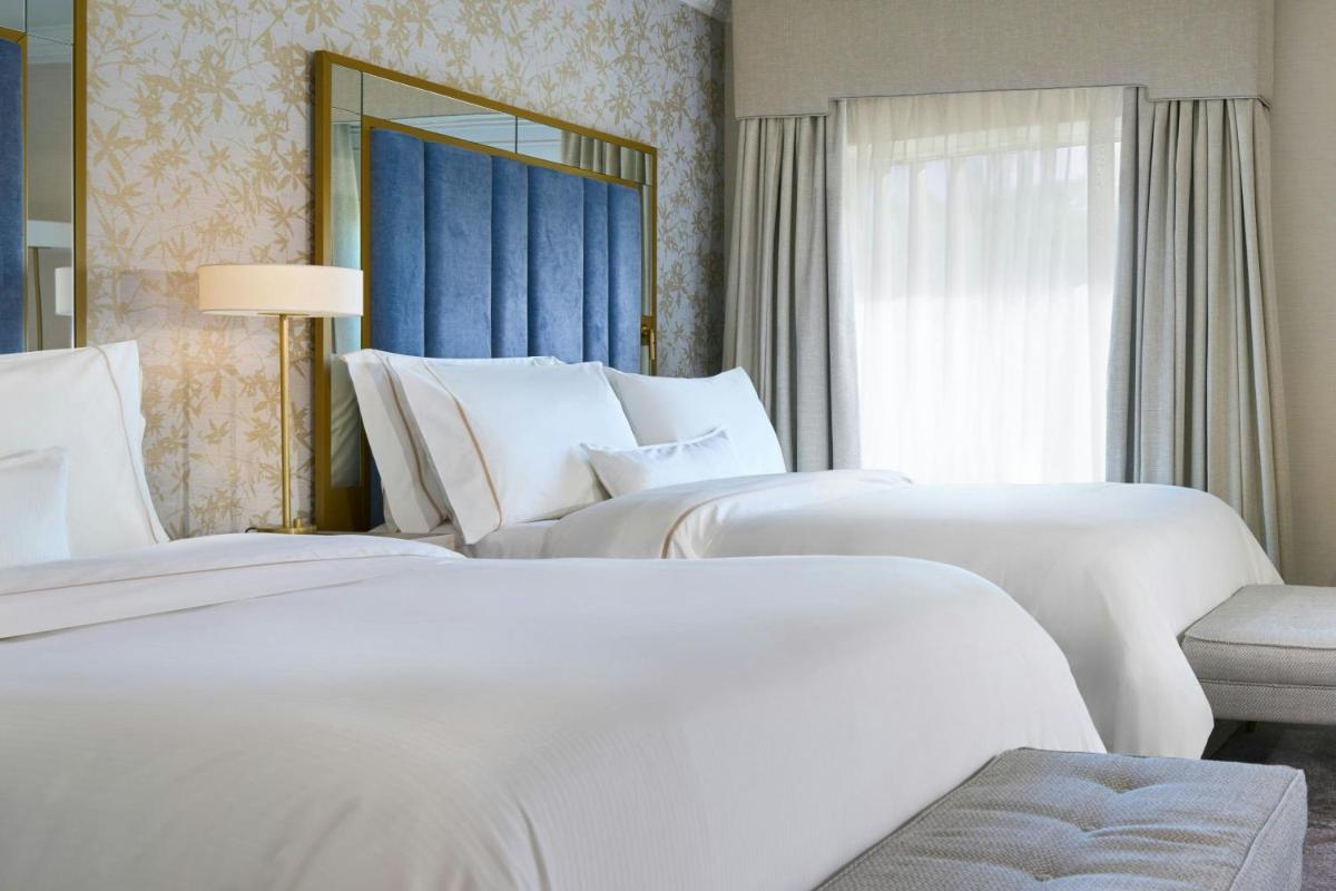 The College Green Dublin Hotel, Autograph Collection