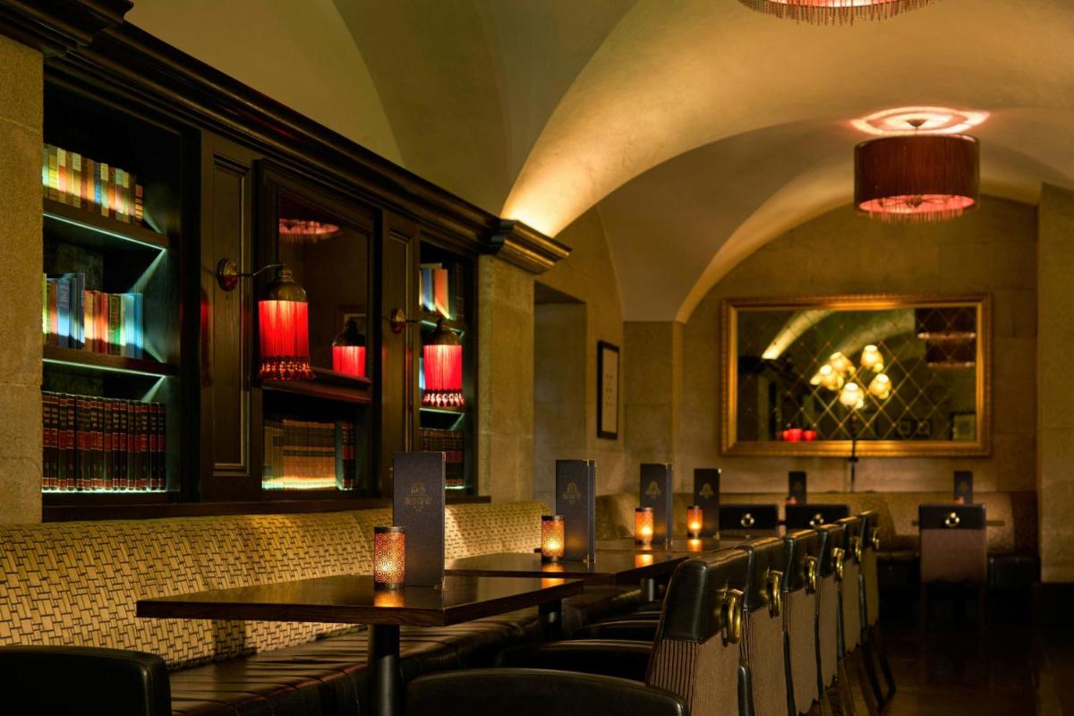 The College Green Dublin Hotel, Autograph Collection