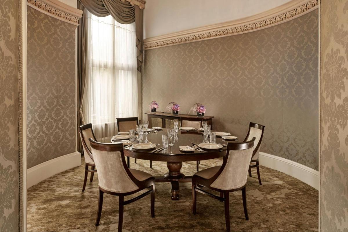 The College Green Dublin Hotel, Autograph Collection