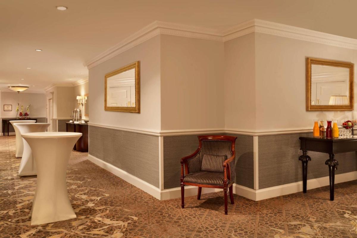 The College Green Dublin Hotel, Autograph Collection