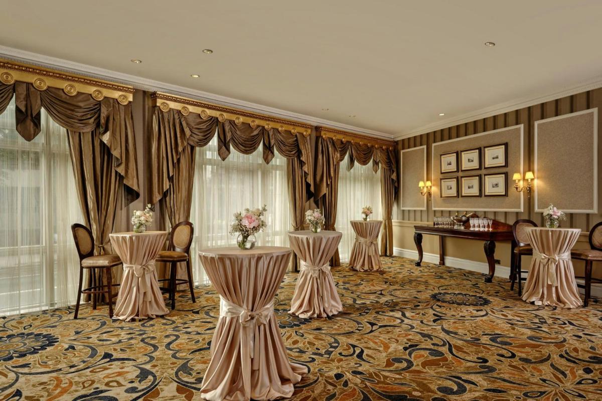The College Green Dublin Hotel, Autograph Collection
