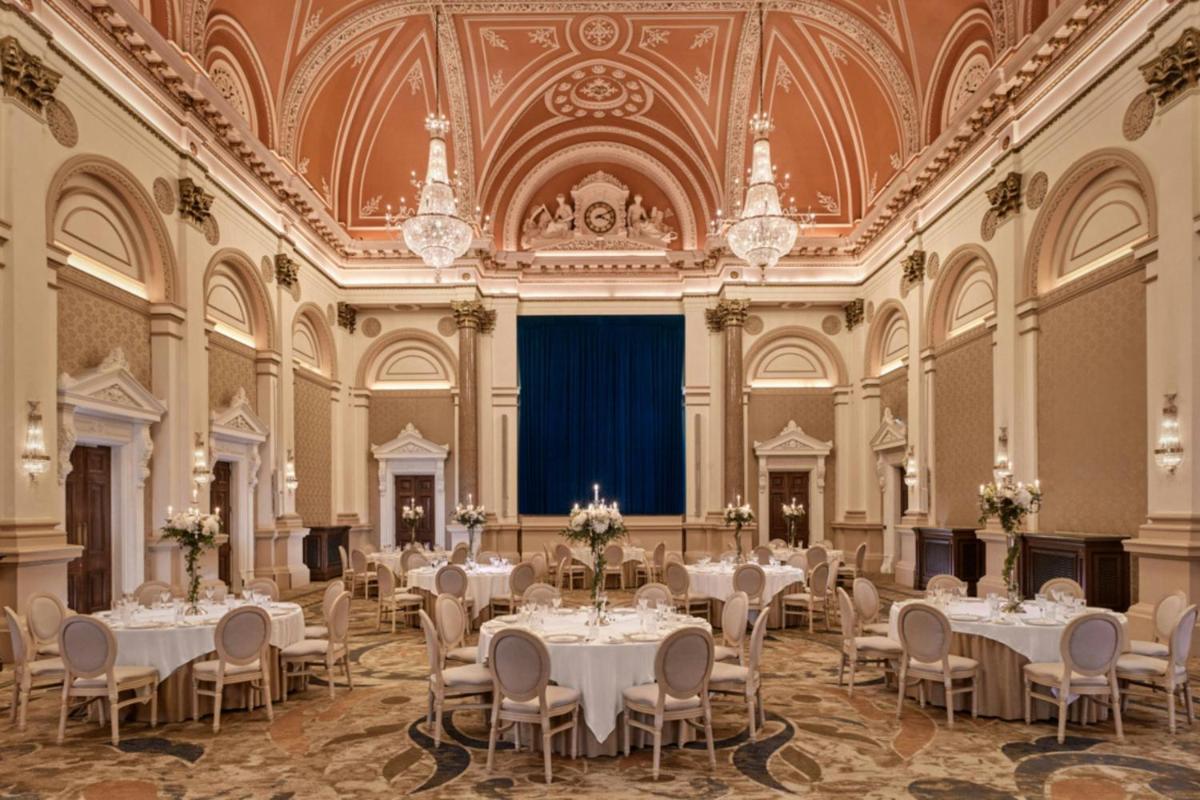 The College Green Dublin Hotel, Autograph Collection