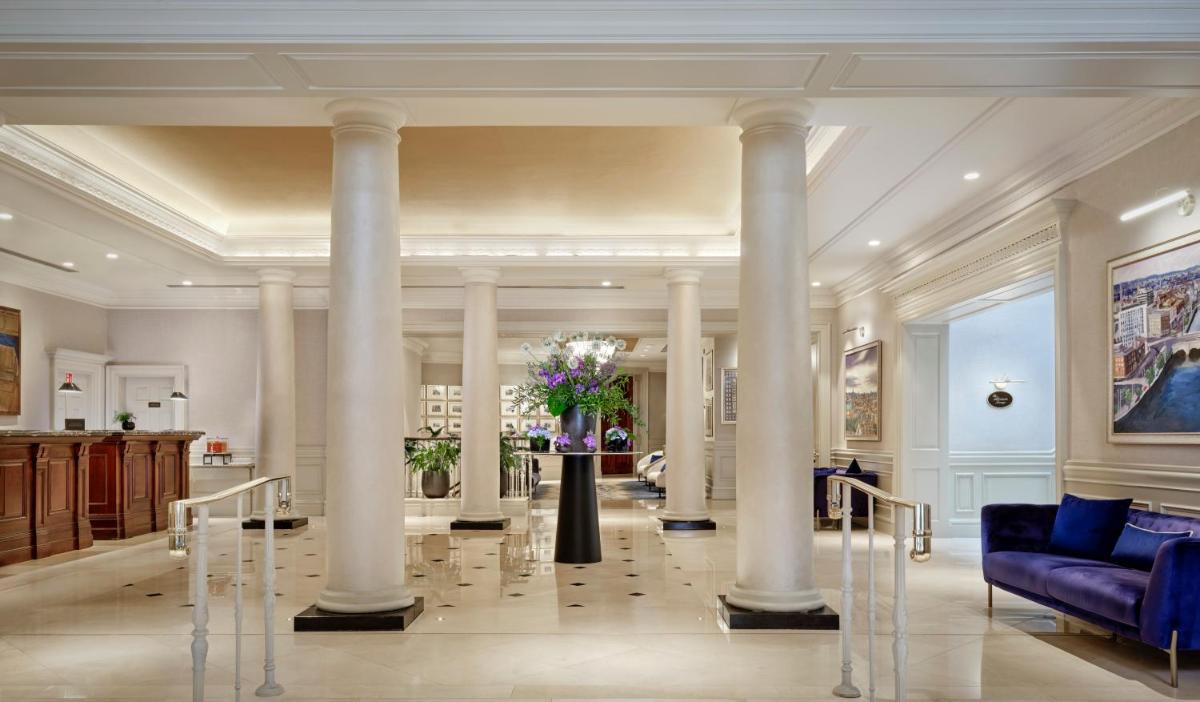 The College Green Dublin Hotel, Autograph Collection